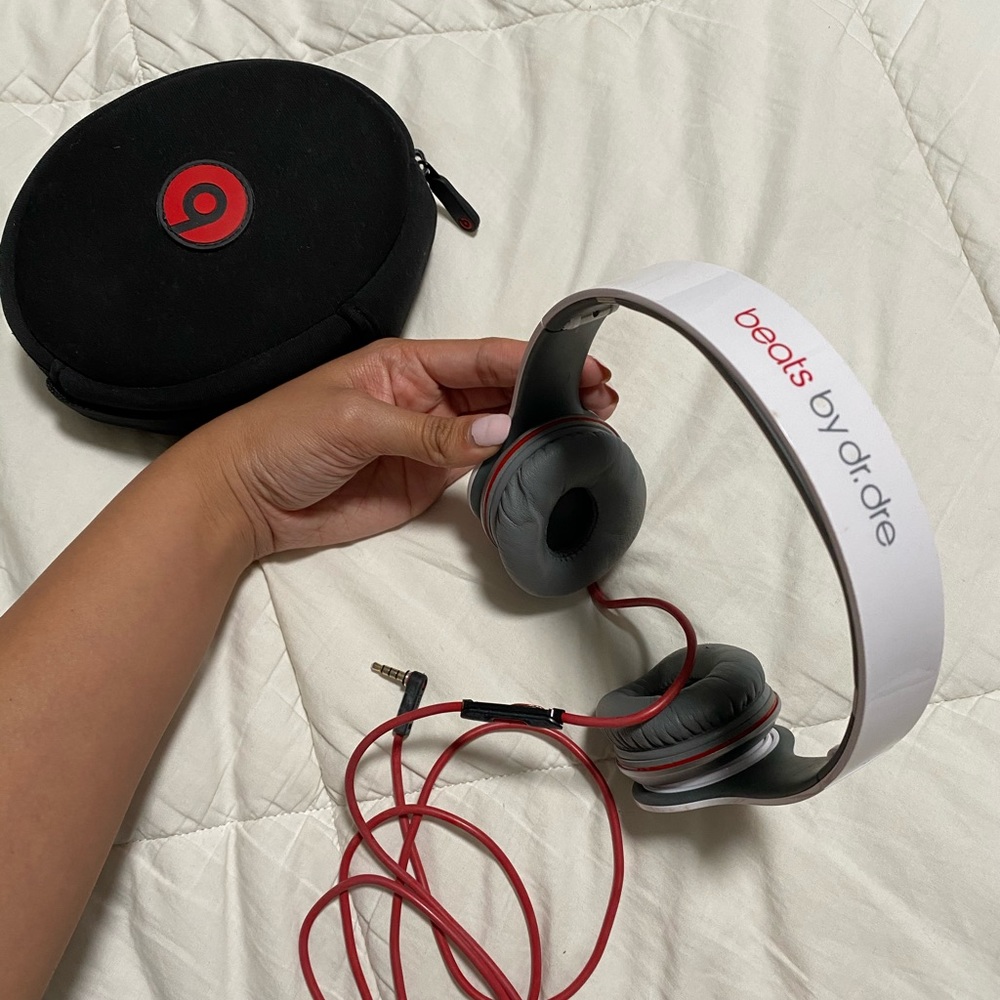 old headphones - beats by dr dre